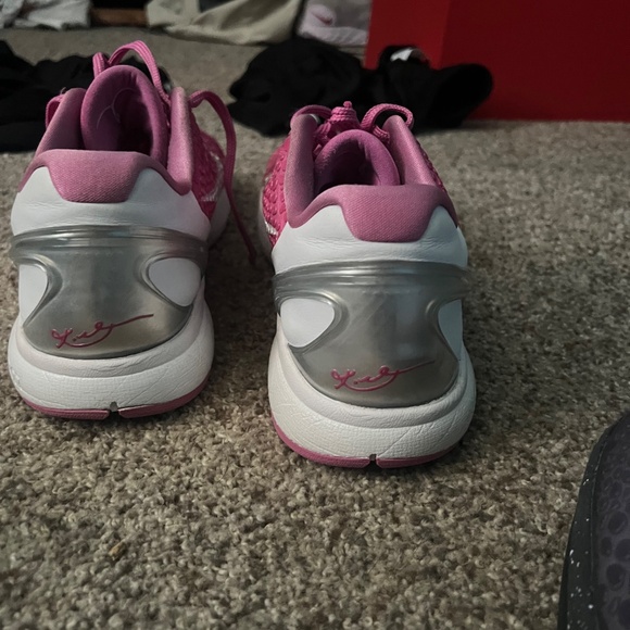 Kobe 6 think pink